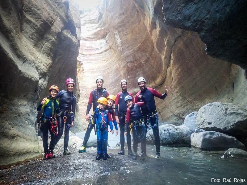 Descenso de barrancos en familia en el Valle de Tena