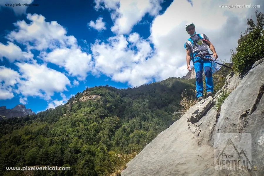 Vía ferrata de Articalena en la Selva de Oza, Valle de Echo.